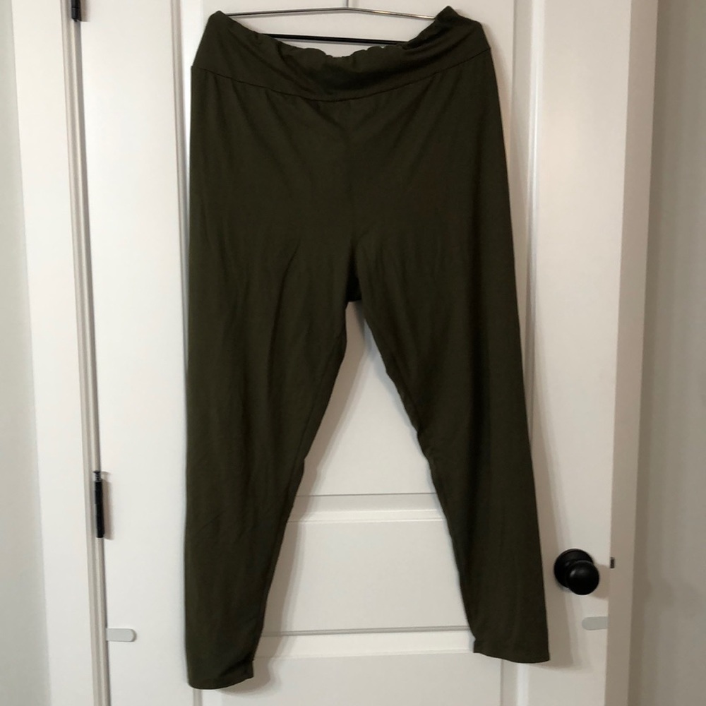 Simple Addiction buttery soft leggings